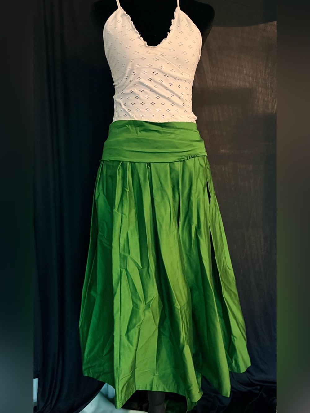 Flowing Emerald Green Maxi Skirt with Wide Waistband